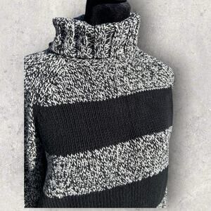 Liz Claiborne women’s M cotton acrylic blend chunky knit stripe sweater